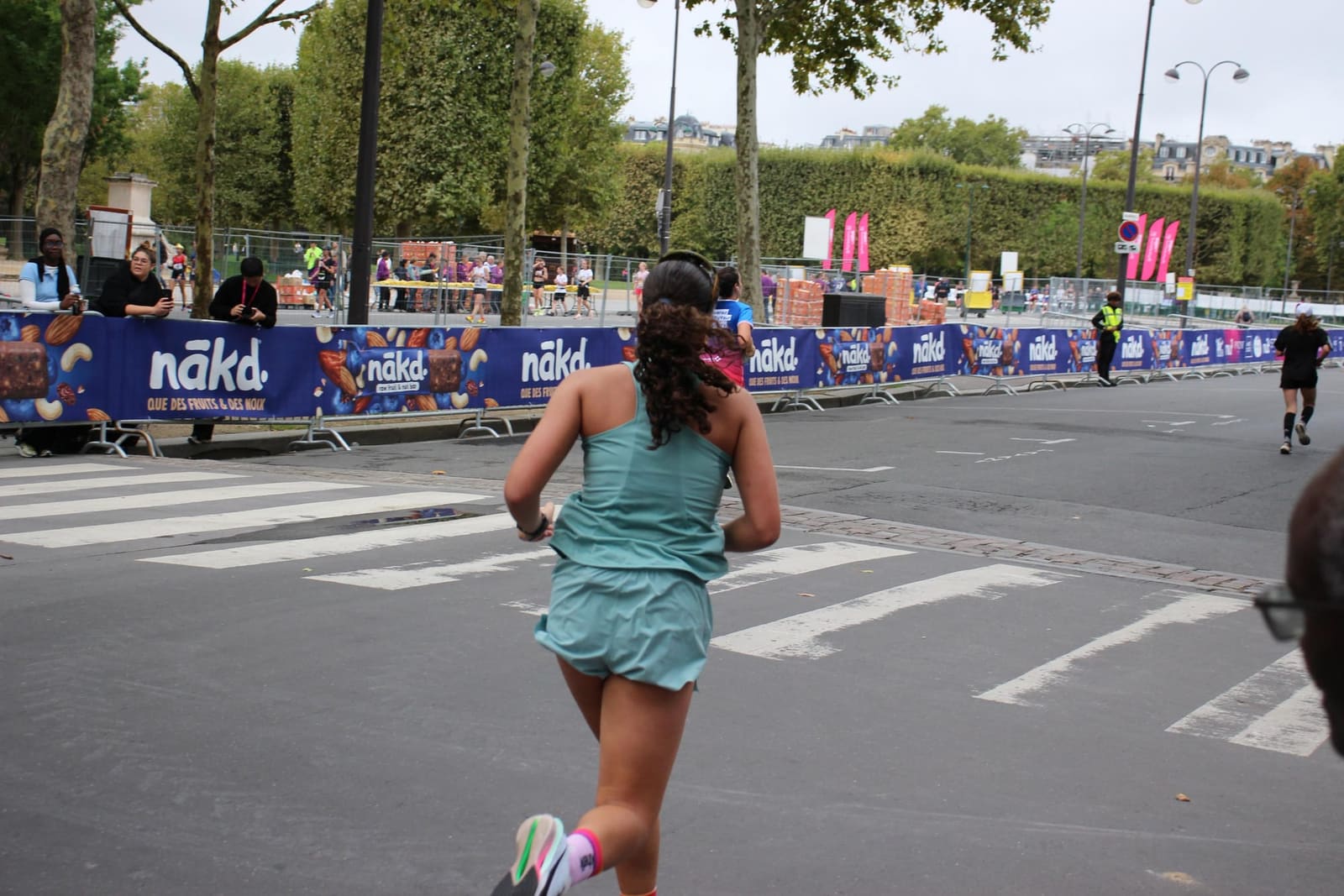 Relance en course à pied dans Paris