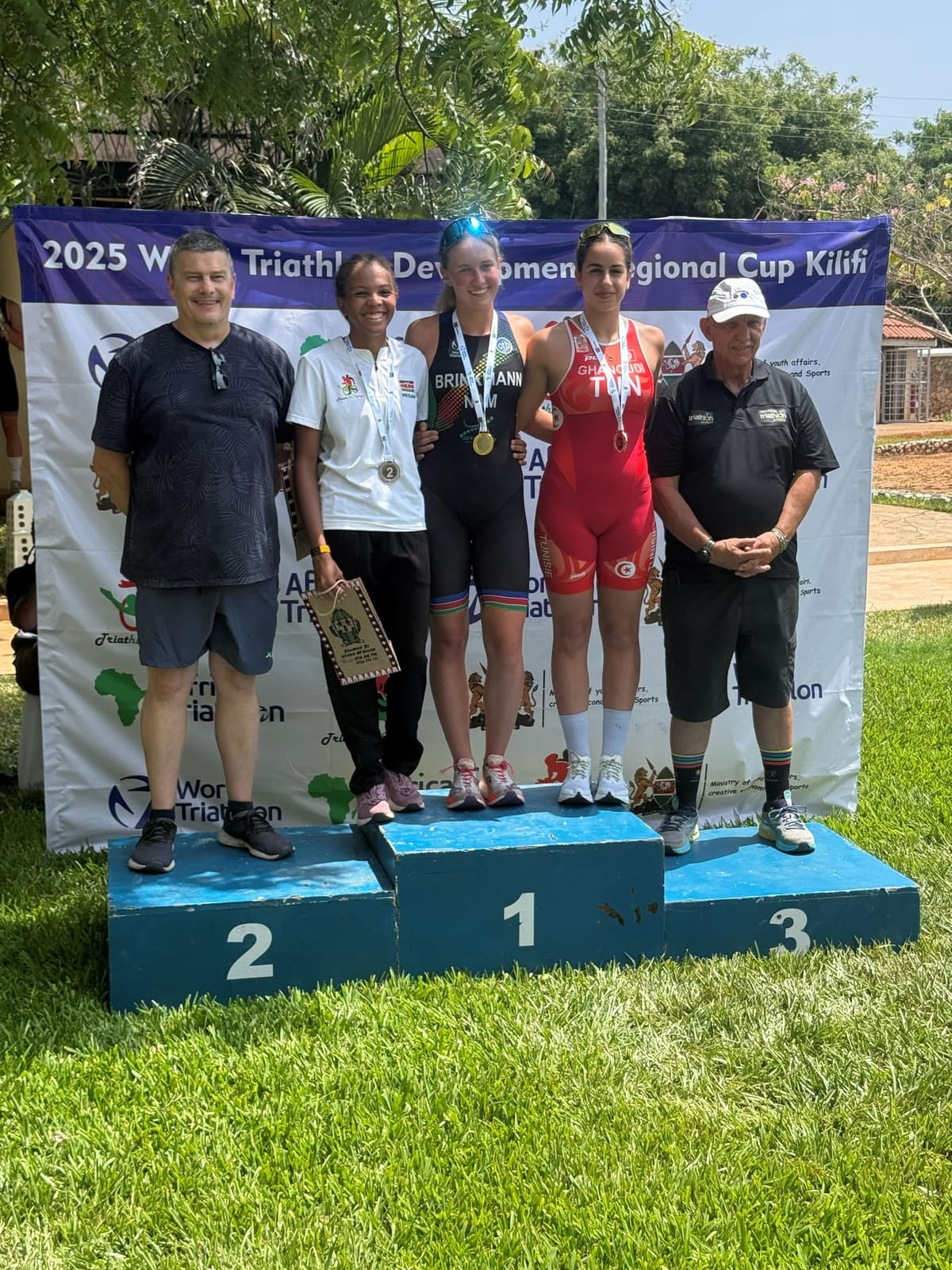Podium de Kilifi avec les officiels
